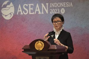 4126menlu-ri-sebut-pemuda-dan-ekonomi-digital-pondasi-penting-asean-sebagai-epicentrum-of-growth